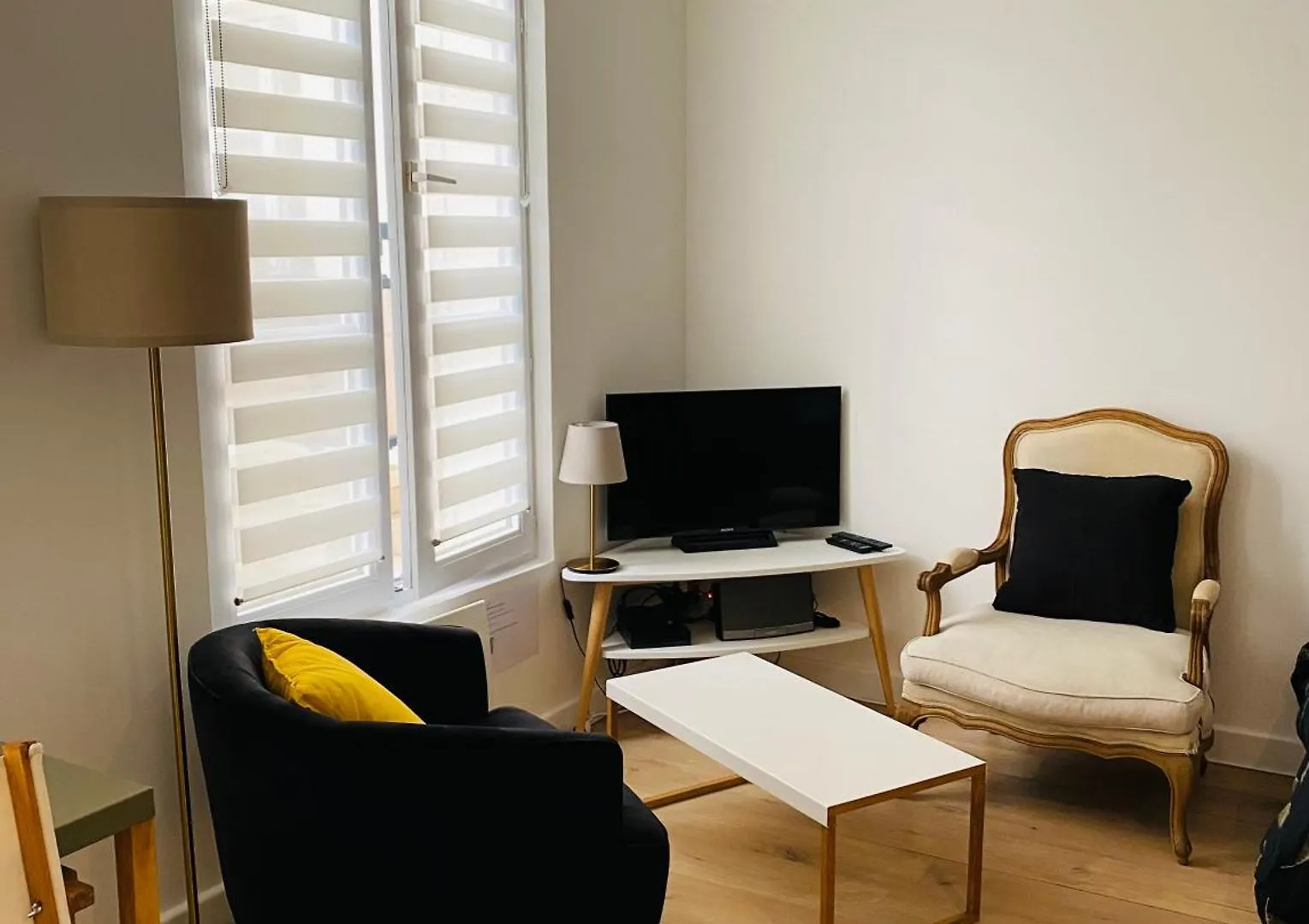 Apartment Appartement Entier Aux Abbesses - Montmartre - Flat In Montmartre Paris