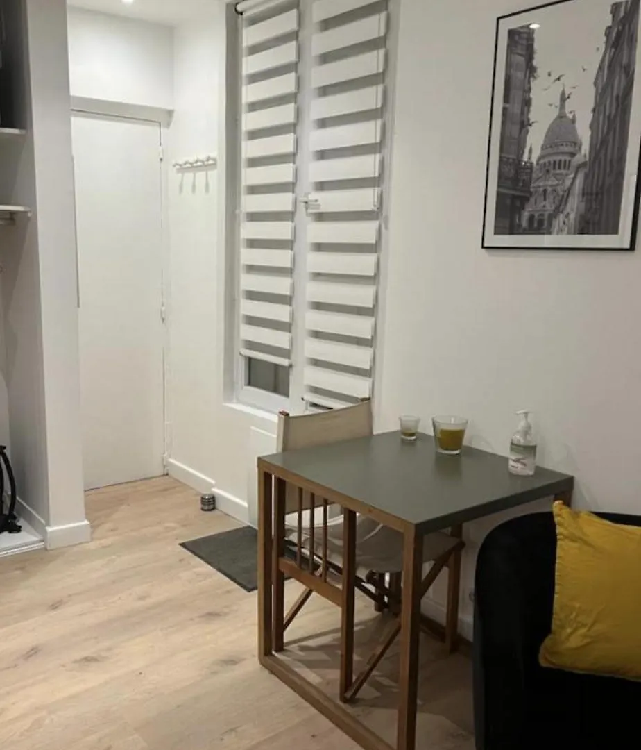Appartement Entier Aux Abbesses - Montmartre - Flat In Montmartre Paris